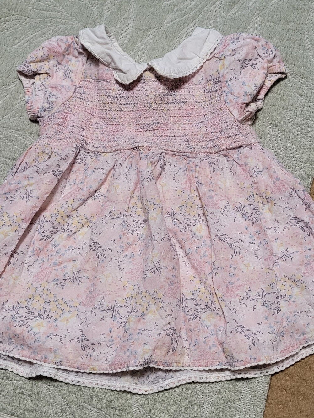 💜2 for $10💜 Bundle and save.  Floral Smocked Dress with  Peter Pan Collar